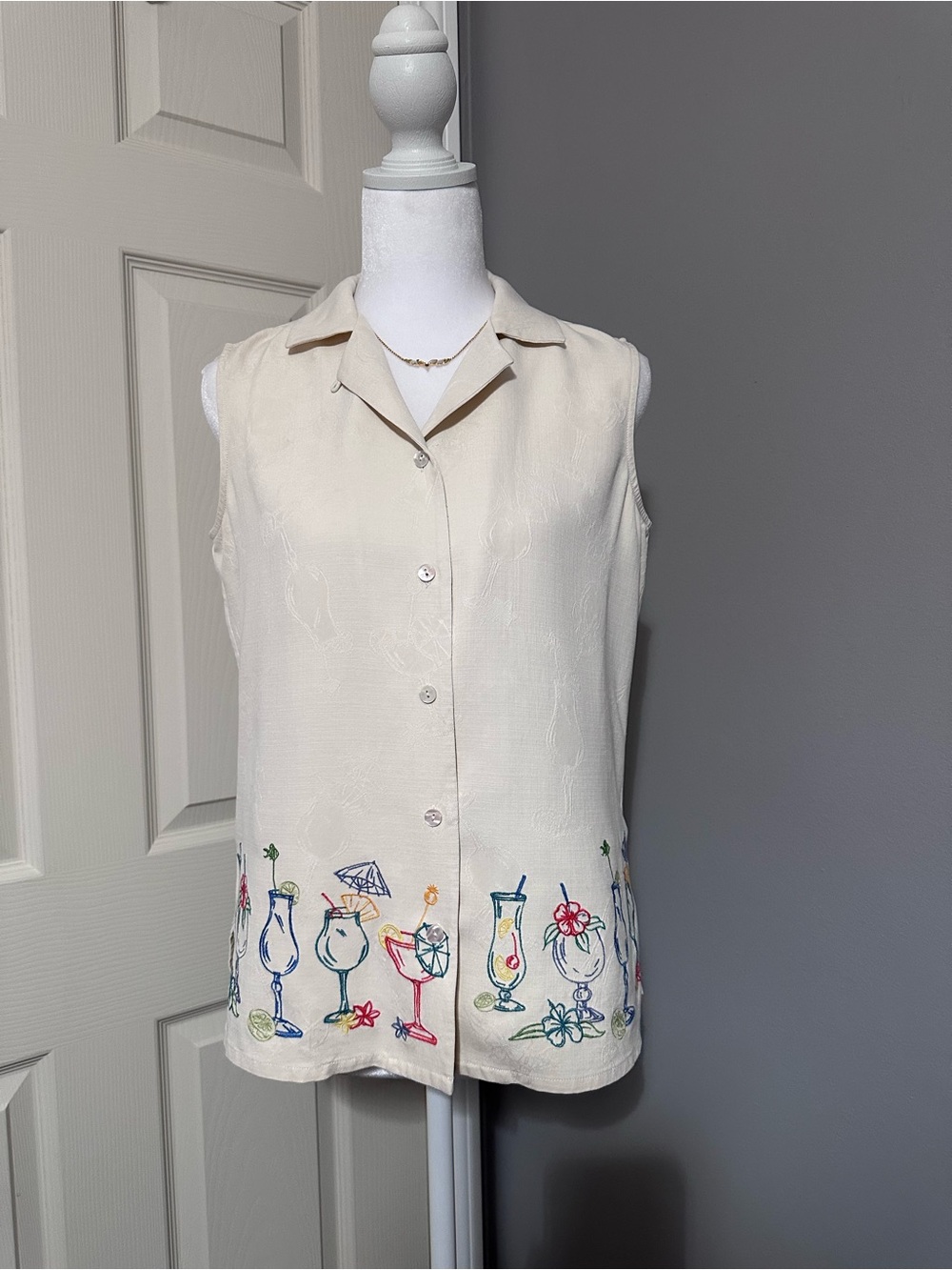 Tommy Bahama Vintage Sleeveless Cream Button-Front Top with Cocktail Embroidery